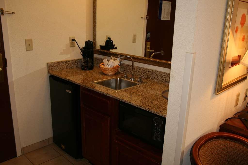 Hampton Inn & Suites סן מרקוס חדר תמונה